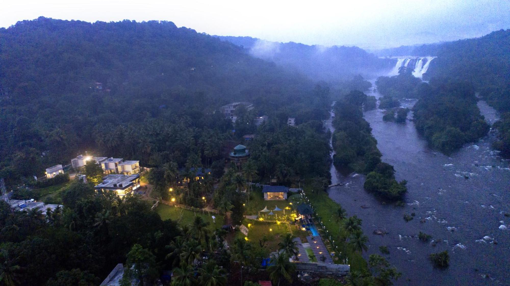 Casa Rio Resorts Athirappilly Exterior photo