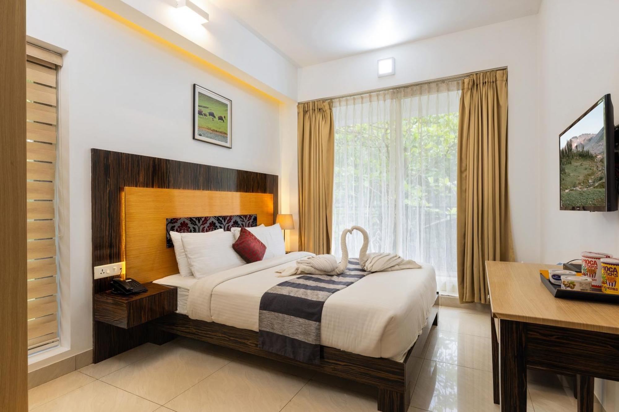 Casa Rio Resorts Athirappilly Exterior photo